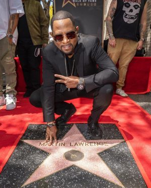 Martin Lawrence Instagram - I am absolutely blessed and honored to have received my star on the Hollywood Walk of Fame. Thank you to my wonderful friends, family and team for all of the years of endless love and support. To my fans, without you, I wouldn’t be here. Much love and God bless 🙏🏾 #blessed #hollywoodwalkoffame ⭐️
📸 @evoake