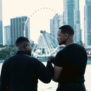 Martin Lawrence Instagram - WRAPPED! Nothin’ but Magic every time I’m with my guy. See y’all June 7 for @BADBOYS 4!!

📷 @alansilfen