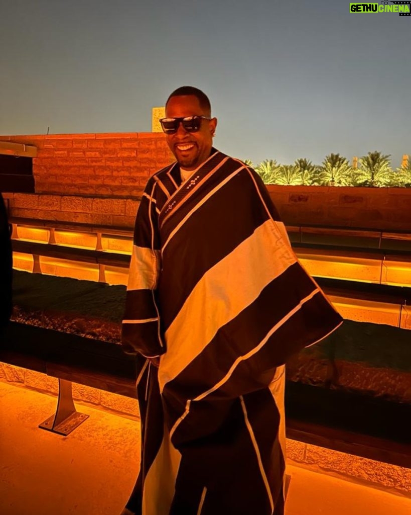 Martin Lawrence Instagram - What a thrilling cultural experience we had exploring #Diriyah the 300 year old largest mud city in the world!🇸🇦 #VisitSaudi #SaudiWinter @visitsaudi