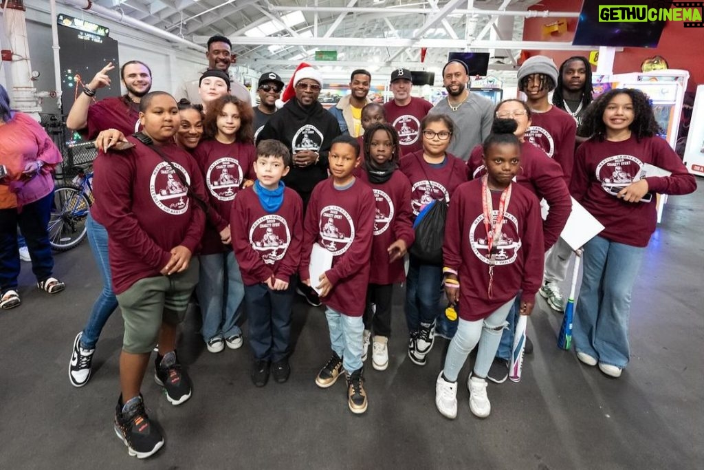 Martin Lawrence Instagram - Just wrapped up the Martin Lawrence Celebrity Go Kart Charity Event, and man, it was lit! 🌟 Had the chance to celebrate with some incredible kids, making them the real celebrities for the day. Seeing their smiles as they zoomed around the track was everything! 🏁 And, let me tell you, racing alongside them? Absolute blast! 🤣 Big shoutout to all my friends and family who rolled through to support. Y’all are the real MVPs. 🏆 And can’t forget my amazing @runteldatentertainment team - you guys are the true backbone of this success. Here’s to making a difference, one lap at a time! #giveback @kidcudi @jokoy @williemcginest @mclyte @affioncrockett @benjibrown1 @lhjman @kingbach @kingchip @traeabn 📸 @travietrav_dmv 🏎 @k1speed K1 Speed Burbank