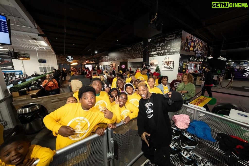 Martin Lawrence Instagram - Just wrapped up the Martin Lawrence Celebrity Go Kart Charity Event, and man, it was lit! 🌟 Had the chance to celebrate with some incredible kids, making them the real celebrities for the day. Seeing their smiles as they zoomed around the track was everything! 🏁 And, let me tell you, racing alongside them? Absolute blast! 🤣 Big shoutout to all my friends and family who rolled through to support. Y’all are the real MVPs. 🏆 And can’t forget my amazing @runteldatentertainment team - you guys are the true backbone of this success. Here’s to making a difference, one lap at a time! #giveback @kidcudi @jokoy @williemcginest @mclyte @affioncrockett @benjibrown1 @lhjman @kingbach @kingchip @traeabn 📸 @travietrav_dmv 🏎 @k1speed K1 Speed Burbank