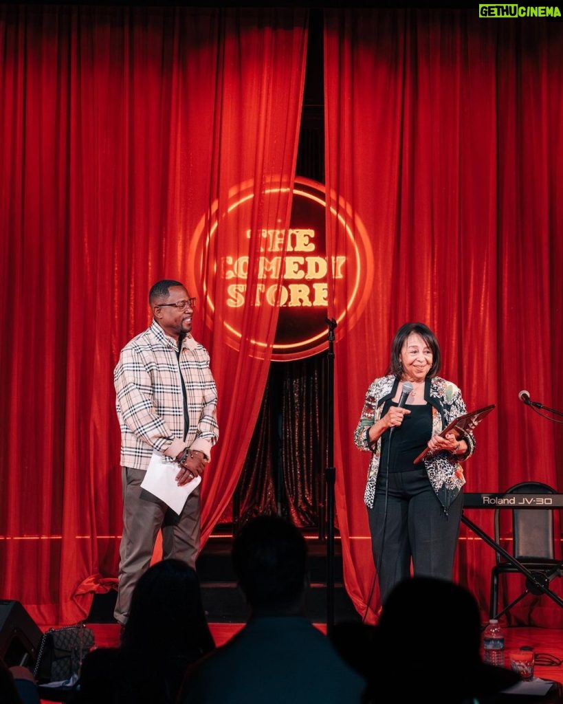 Martin Lawrence Instagram - Much love to @handsheartshope_foundation for having me out last week to honor the amazing Patti Rayner for her years of service and support to those in need within our communities 🙏🏾 #tbt 📸 @imandrewjackson Los Angeles, California