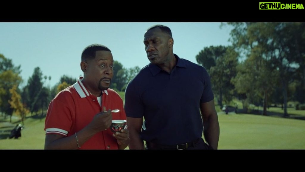 Martin Lawrence Instagram - #ad 20g of protein = anything BUT show muscles @oikos @shannonsharpe84 #holdmyoikos