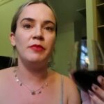 Martita de Graná Instagram - Todo siempre mejor con un vinito www.vinopropositos.com #mejorconvino #vinopropositos #vino #disfrutaconvino #propósitos #sorteo #premios