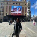 Martita de Graná Instagram - Madrid, 6 de diciembre. Se lía 🔥 Mi careto en pleno Callao, flipas. Has visto ya mi nuevo show? Entradas en www.martitadegrana.com ❤️ Plaza del Callao
