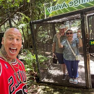 Martyn Ford Instagram - Lovely that this place has a drop off zone for the parents, I managed to wonder around in peace and tranquility ❤️🇦🇺😂🐨 …. What a lovely day.  #australia #parents #dropoff