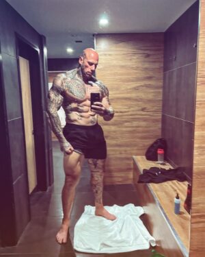 Martyn Ford Instagram - Second work out DONE ….. feeling INCREDIBLE, feeling INSPIRED, feeling HUNGRY ….. 😂 …. Be YOUR OWN COMPETITION.  Find yourself a PURPOSE, a GOAL … a reason … IGNORE the mirror, get your self a performance based goal … and I guarantee you the result will come with ease.  When you lose the desire to look a certain way, and fall in love with the actual activity, the rest will take care of itself … BE HAPPY, STAY MOTIVATED , LOOK AFTER YOU ❤️ have an incredible weekend #gym #health #fitness #passion #love #life