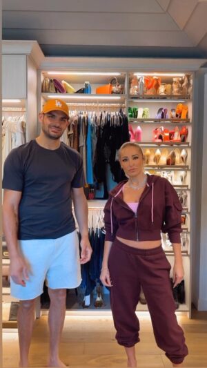 Mary Fitzgerald Instagram - Date nights are our favorite…. 

Especially the ones on the couch with the dogs 🤍🤍🤍 

🩷Hoodie, Sweats & Sports Bra: @stori 

#funnyreels #couplegoals #grwm #datenight