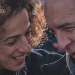 Masih Alinejad Instagram - . فرامرز اصلانی نازنین ما: یک ایران با هنرت، با آوازت، با صدای رسا و ترانه‌های نابت زندگی کرد و مهمتر از همه با هنر مسؤلانه‌ات که در بزنگاه زخم و ظلم صدای مردم بودی. حالا هم ما مردم کنارت هستیم، به یادت هستیم تا روزی که سلامت و‌ سربلند دوباره برای‌مان بخوانی. باز‌پخش لایوی که با فرامرز عزیز داشتم. @faramarzaslani ❤️✌🏻