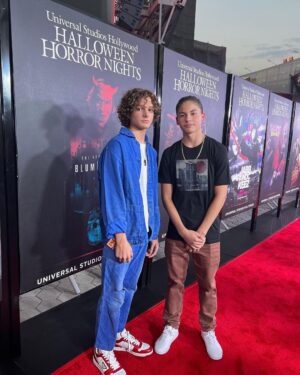 Mason Thames Instagram - INCREDIBLE to see @theblackphonemovie @blumhouse haunted house at @horrornights 💯💯Go see it!! Thank you again @horrornights @universalpictures @blumhouse for this fun night! @scottderrickson @massawyrm @itsjasonblum @official_miguelcazarezmora @bakingjason check out @theblackphonemovie at #hhn2022 and the tour I did with @bdisgusting can’t wait to go back!