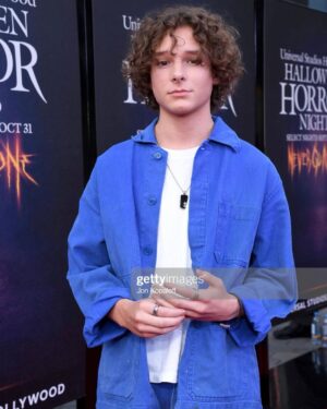 Mason Thames Instagram - INCREDIBLE to see @theblackphonemovie @blumhouse haunted house at @horrornights 💯💯Go see it!! Thank you again @horrornights @universalpictures @blumhouse for this fun night! @scottderrickson @massawyrm @itsjasonblum @official_miguelcazarezmora @bakingjason check out @theblackphonemovie at #hhn2022 and the tour I did with @bdisgusting can’t wait to go back!
