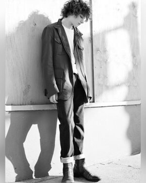 Mason Thames Instagram - Give me a good caption and I’ll use it. Comment below for a caption 

Photography by Ken Wagnon
Styled by @fashionstyle_sally @tomford 
Grooming @rickydallas