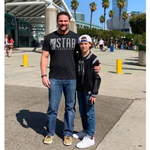 Mason Thames Instagram - comiccon2019 with my dad