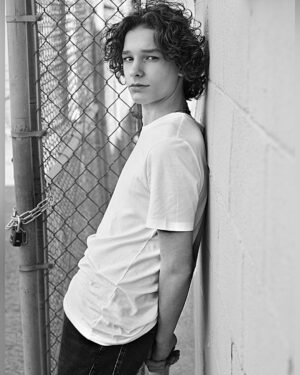 Mason Thames Instagram - Give me a good caption and I’ll use it. Comment below for a caption 

Photography by Ken Wagnon
Styled by @fashionstyle_sally @tomford 
Grooming @rickydallas