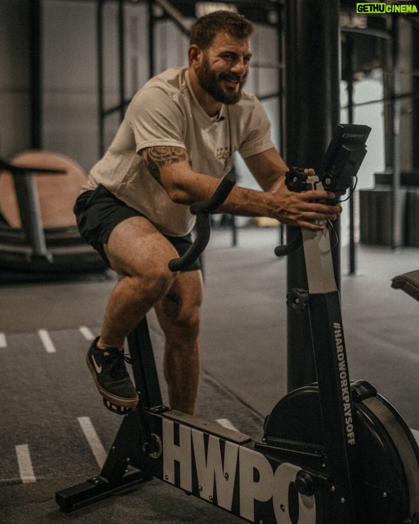Mat Fraser Instagram - The gym is a little quieter these days with our athletes taking some well-earned time off. Missing our crew — but also enjoying the slow down, quick training sessions and bonus time with @sammymoniz. What’s your favorite way to recover after a big event/competition? #HWPO