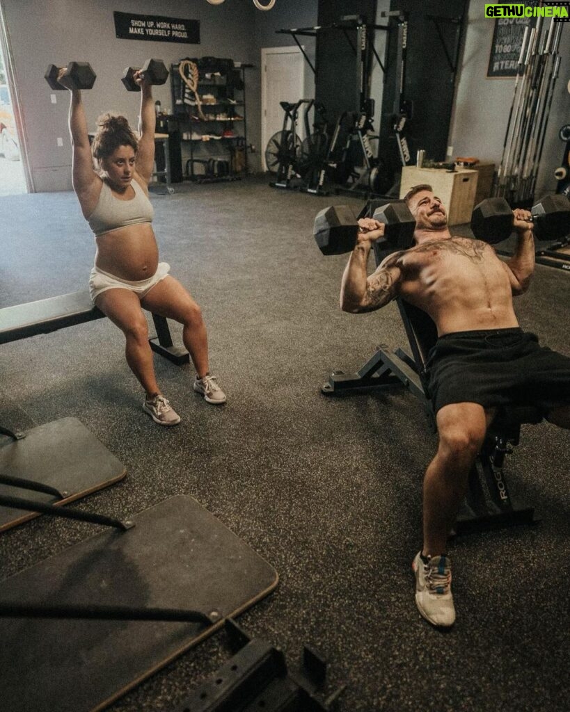 Mat Fraser Instagram - Pump sesh at home with my girls before traveling to Madison to meet up with the @hwpotraining team. - Getting PUMPED for a solid week at @crossfitgames. COMMENT BELOW if you’re jumping into any of the HWPO activities throughout the week. #HWPO