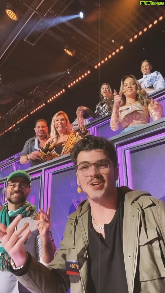 Matheus Lustosa Instagram - Amanhã é a minha estreia no canta comigo teen e conto com todos vocês assistindo as 18 hs na Record 🤩 Usando meu @invisalignbrasil @cliniorto @dracarlaroman.nobre As crianças são super talentosas !!!! Imperdível! #cantacomigoteen #reelslovers #instagram São Paulo, Brazil