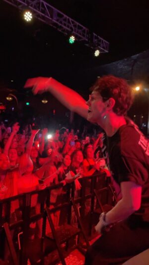Matt Bennett Instagram - The iCarly theme song. In Seattle. The home of iCarly. That’s pretty inCredible.