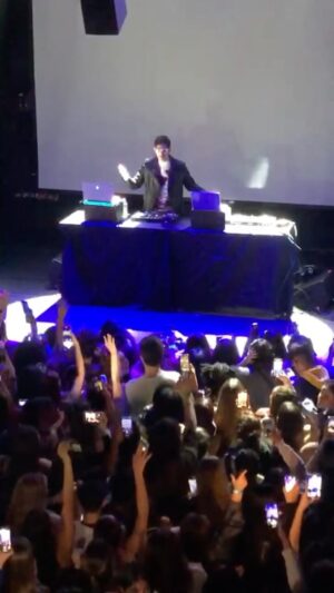 Matt Bennett Instagram - Opening track from last night :) 
Thank you for coming out NYC!
Vegas see you on the 5th!