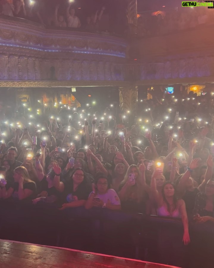 Matt Bennett Instagram - Shecago! Thank you for making me and @daniellamonet feel right at home! You guys are exciting and inviting! Truly a city for a person just like me! House of Blues Chicago