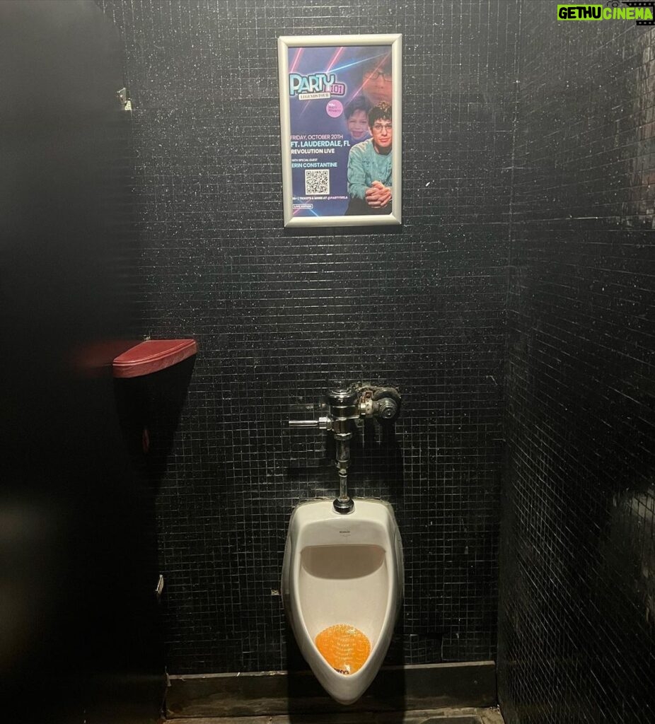 Matt Bennett Instagram - You can’t pay for this kind of advertising! Revolution Live Ft Lauderdale Fl