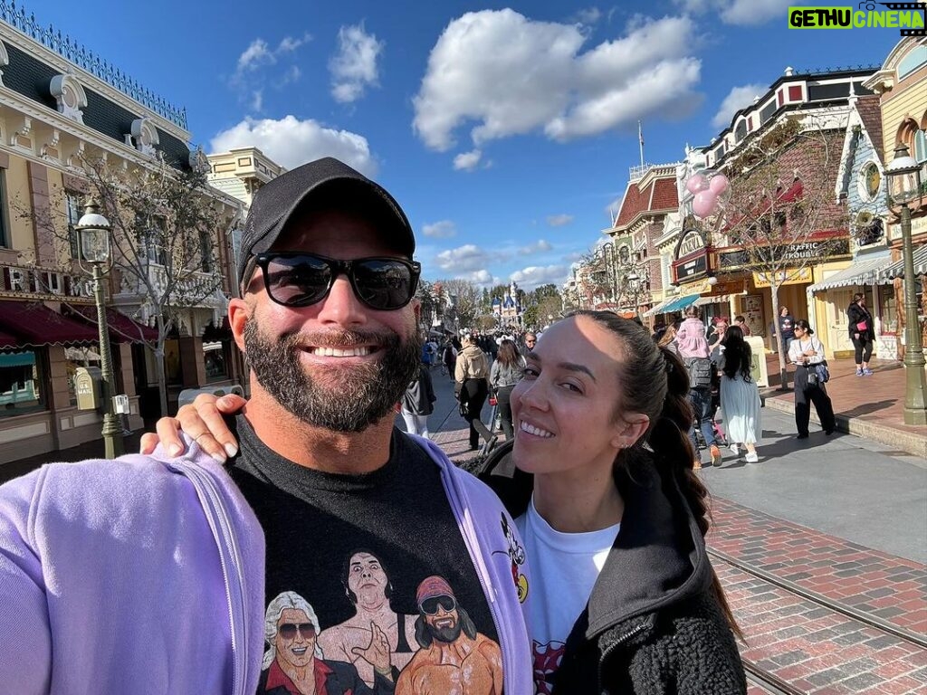 Matthew Cardona Instagram - @disneyland photo dump!