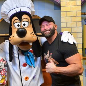 Matthew Cardona Instagram - Just had breakfast with Goofy at @disneyland. I had to crop out @chelseaagreen because she said she looked puffy.