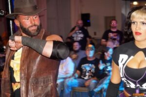 Matthew Cardona Instagram - When your match starts after midnight…

@stephdelander @atomiclegacywrestling