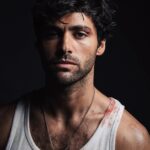 Matthew Daddario Instagram - Into The Deep is out now in the UK on @skytv! It's a thriller. It's on a boat. Filmed in Cornwall. I play Ben. Go check it out. #skycinema #intothedeep
