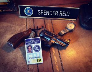 Matthew Gray Gubler Instagram - i’ve carried these 3 props with me almost every day for the last 15 years. after tonight i’ll just carry them in my heart where i will forever keep memories of the best crew, the best cast, and the best fands (fans/friends) a fictional crimefighter could ever have.