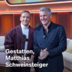 Matthias Schweighöfer Instagram – Gestatten, Matthias Schweinsteiger! Wir wünschen frohe Schweihnachten! 
@matthiasschweighoefer @bastianschweinsteiger @thereal.thomasgottschalk 

#matthiasschweinsteiger #frohescheinachten #wettendass #wettendassoffenburg  #zdf #zdfmediathek