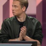 Matthias Schweighöfer Instagram - Tune in: "Wer stiehlt mir die Show?" Heute Abend. 20:15 Uhr. @prosieben Wird gut! Die Frage ist nur, für wen ... #WSMDS