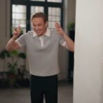 Matthias Schweighöfer Instagram - What makes you foxdevilswild? Was macht euch fuchsteufelswild? Happy Sunday, lovely people! Leute, probiert @babbel_de aus und spart mit meinem Deal bis zu 50% - Link in meiner Bio. Did you know, that you can get lifetime access to all languages at @babbel? Pay once and use it forever! Get the offer via Link in description.