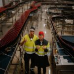 Matthias Schweighöfer Instagram - Ein Gruß geht raus an die Winner! Wie versprochen, hier ein kleiner Rückblick for you, von einem Tag bei @cocacola_de in Mannheim, der verlost wurde. Viel gesehen, viel gelacht und viel gelernt über die Produktion - wie zum Beispiel: Die Chance, dass wir schon mal aus derselben Mehrwegflasche getrunken haben, ist gar nicht mal so klein. Die wird nämlich im Durchschnitt 15x wieder befüllt.  Großes DANKE auch an das tolle Werksteam und alle, die den Tag so toll gestaltet haben.  📸 @lenahogekamp #CocaCola #Mehrweg #cokemehrweg #gehmitunsdenmehrweg Mannheim, Germany