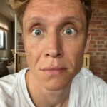 Matthias Schweighöfer Instagram - Ich wollte euch mal wieder grüßen. Hey everbody 👋 Und falls ihr es noch nicht wusstet: IT'S WEEKEND TIME!!! Berlin, Germany