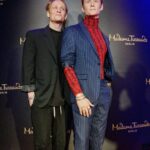 Matthias Schweighöfer Instagram - Heute stand ich doppelt in Berlin - nach 12 Jahren gibt's eine neue Wachsfigur von mir. Was für eine Ehre! Kleines Versprechen an euch: Wer mich im Madame Tussauds Berlin besucht und auf seinem Selfie vertagged, findet sich in meinen Stories wieder ❤ Today I visited my twin - after 12 years there is a new wax figure of mine. What an honour! Little promise: If you visit me at Madame Tussauds Berlin and tag me on a selfie, you will find yourself in my stories ❤