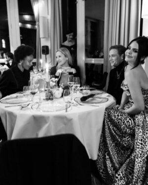 Matthias Schweighöfer Instagram - Was für ein Abend! Gestern durften @rubyofee und ich unser aller erstes @tiffanyandco Dinner in Berlin co-hosten und was sollen wir sagen, es war unfassable! Danke, danke an alle, die gekommen sind, um mit uns zu essen, lachen, reden und unsere Reise als Brand Ambassadors für die neue Lock Collection zu feiern! #tiffanylock 

What an evening! Yesterday @rubyofee and I had the honor to co-host our very first @tiffanyandco dinner in Berlin and what can we say, it was unfassable! Thank you!!! Thanks for everyone who came to eat, laugh, talk and celebrate our journey as Brand Ambassadors for the new Lock Collection! #tiffanylock

📸@clemensporikys