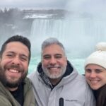 Maurício Meirelles Instagram - FIM DA PRIMEIRA TOUR INTERNACIONAL- Webbullying . Miami, Orlando, Jacksonville, Boston e Toronto. Meus sinceros agradecimentos a todos que lotaram os shows. Foi mto incrivel essa experiência com vocês. Foi a primeira vez que faço show com meu visto de trabalho, graças a @agimmigration.law Foi uma experiência completa. Além dos shows, encontrei amigos de longa data: @guirfreire , @arafinha , @camilacolombo , @brenobalbino @tatawerneck , @rafinhabastos , @danielzukerman e @hashtagmanu . Doideira!!!
