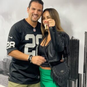 Maura Rivera Instagram - SI LO SUEÑAS LO CREAS 🙌🏼
Cumplí una meta que tenía planeada hace algunos años
 🥹💪🏼. 
Gracias @daisyrojasrealtor por ayudarme en todo el proceso