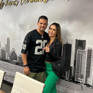 Maura Rivera Instagram - SI LO SUEÑAS LO CREAS 🙌🏼
Cumplí una meta que tenía planeada hace algunos años
 🥹💪🏼. 
Gracias @daisyrojasrealtor por ayudarme en todo el proceso