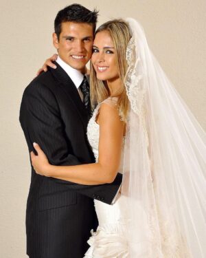 Maura Rivera Instagram - 13 años en el camino del amor del respeto de la admiración de la complicidad de las risas de los sueños anhelos y objetivos 💍 
Gracias por ser mi compañero en todos estos años por darme dos hijos hermosos frutos de nuestro amor 
Te amo por siempre @markgonzalez11 
Feliz aniversario que sea eterno todo lo que nos hace bien 🤍🤍🤍🤍🤍🤍🤍🤍❤️❤️❤️❤️❤️❤️❤️❤️❤️❤️
07-01-2011 (14 años juntos)

#aniversariodeboda #13años