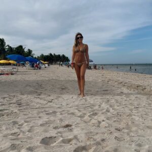 Maura Rivera Instagram - Playita❤️‍🔥