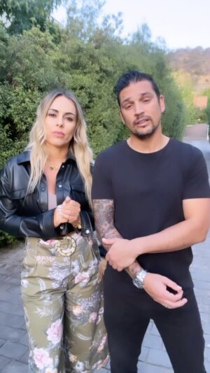 Maura Rivera Instagram - Junto a la fundación @fdeportistasporunsueno estaremos recolectando regalos para los niños de viña del mar entre 1 y 17 años por favor contactar a Katherine Murillo +56942922602 es la encargada de recibir los aportes 

Y por otro lado también estaremos junto a la fundación @ayudacallejeros recolectando mantas ,platos ,comida , casitas insumos veterinarios etc para los animalitos que  han sufrido con el incendio .el día jueves 29 saldrá un camión con toda la ayuda brindada por favor contactar a Sonia al Instagram de la fundación para donaciones 

Muchas gracias a todos por cooperar y si alguna empresa se suma sería hermoso 💪🏼💪🏼💪🏼💪🏼💪🏼