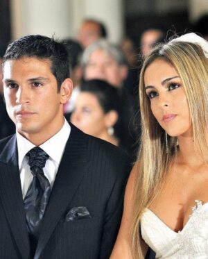 Maura Rivera Instagram - 13 años en el camino del amor del respeto de la admiración de la complicidad de las risas de los sueños anhelos y objetivos 💍 
Gracias por ser mi compañero en todos estos años por darme dos hijos hermosos frutos de nuestro amor 
Te amo por siempre @markgonzalez11 
Feliz aniversario que sea eterno todo lo que nos hace bien 🤍🤍🤍🤍🤍🤍🤍🤍❤️❤️❤️❤️❤️❤️❤️❤️❤️❤️
07-01-2011 (14 años juntos)

#aniversariodeboda #13años