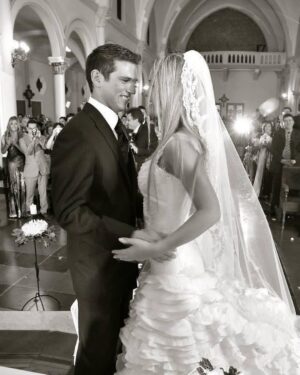 Maura Rivera Instagram - 13 años en el camino del amor del respeto de la admiración de la complicidad de las risas de los sueños anhelos y objetivos 💍 
Gracias por ser mi compañero en todos estos años por darme dos hijos hermosos frutos de nuestro amor 
Te amo por siempre @markgonzalez11 
Feliz aniversario que sea eterno todo lo que nos hace bien 🤍🤍🤍🤍🤍🤍🤍🤍❤️❤️❤️❤️❤️❤️❤️❤️❤️❤️
07-01-2011 (14 años juntos)

#aniversariodeboda #13años