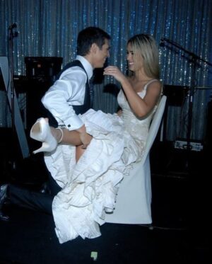 Maura Rivera Instagram - 13 años en el camino del amor del respeto de la admiración de la complicidad de las risas de los sueños anhelos y objetivos 💍 
Gracias por ser mi compañero en todos estos años por darme dos hijos hermosos frutos de nuestro amor 
Te amo por siempre @markgonzalez11 
Feliz aniversario que sea eterno todo lo que nos hace bien 🤍🤍🤍🤍🤍🤍🤍🤍❤️❤️❤️❤️❤️❤️❤️❤️❤️❤️
07-01-2011 (14 años juntos)

#aniversariodeboda #13años