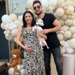 Maura Rivera Instagram - Atesorando hermosos momentos @danicastillomusica @rodrigodiazrioseco 🤰🏻🤍👼🏼 #amigos #babyshower Santiago, Chile