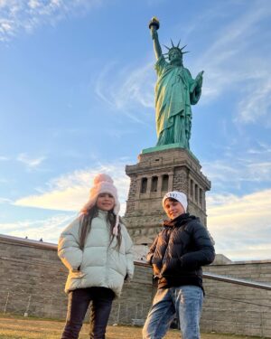 Maura Rivera Instagram - Las postales más lindas que me dejó NY 🗽un viaje con un propósito familiar disfrutado a mil ❤️🎄 

#estatuadelalibertad #wallstreet #puentebrooklyn #brooklynbridge #centralpark #timesquare #newyork #newyorkcity #