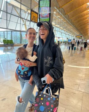 Mauricio Montaner Instagram - Viviendo lo que siempre nos soñamos! Girando en familia!!! Conociendo gente increíble, lugares hermosos y comiendo espectacular. Esta gira de España nos la soñábamos, hoy le toca a Murcia y mañana Barcelona! 🇪🇸🇪🇸🇪🇸