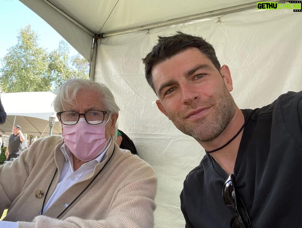 Max Greenfield Instagram - Thank you @latimesfob for having me and to Yvonne Villareal for moderating such a fun discussion. #BOOKS #IDONTWANTTOREADTHISBOOK @penguinkids @mikelowery #GreenfieldandBernstein #chasinghistoryakidinthenewsroom